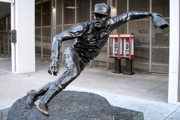 Bob Gibson Statue - Busch Memorial