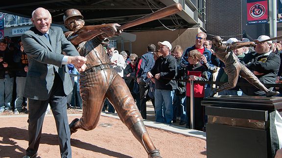 Harmon Killebrew Statue