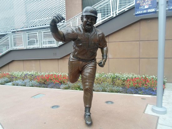 Kirby Puckett Statue