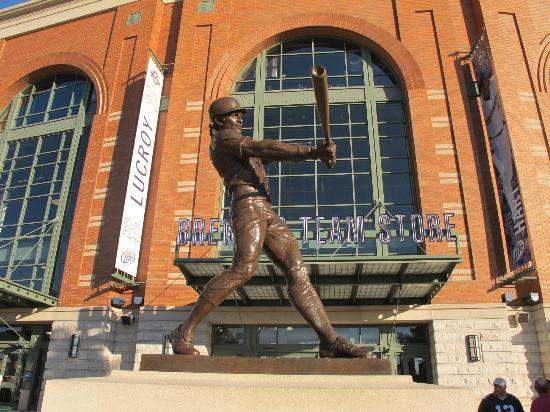 Robin Yount Statue