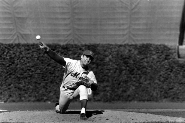 Tom Seaver 9